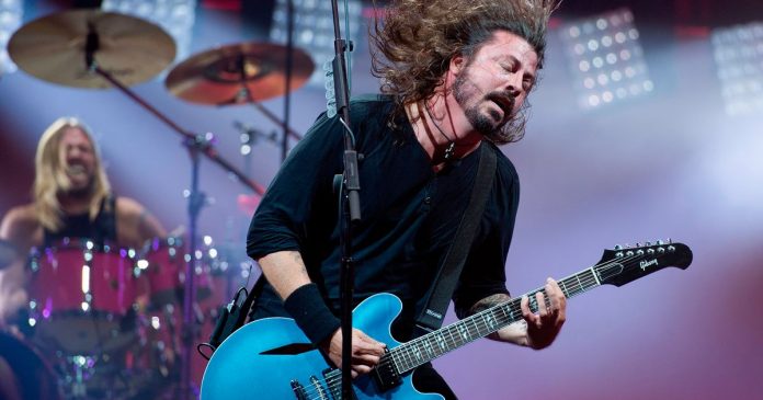 Foo Fighters play Old Trafford Cricket Ground on massive UK stadium tour


