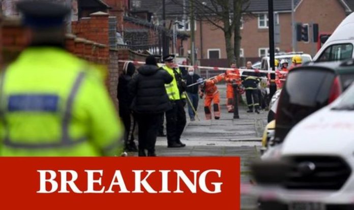  Trafford church roof collapse: Greater Manchester police evacuate street after emergency |  United Kingdom |  News
